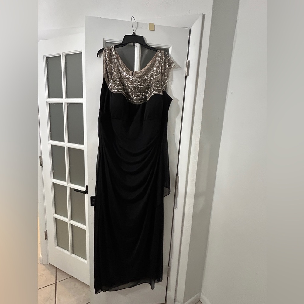 Escape beaded formal long gown dress black size 22w READ